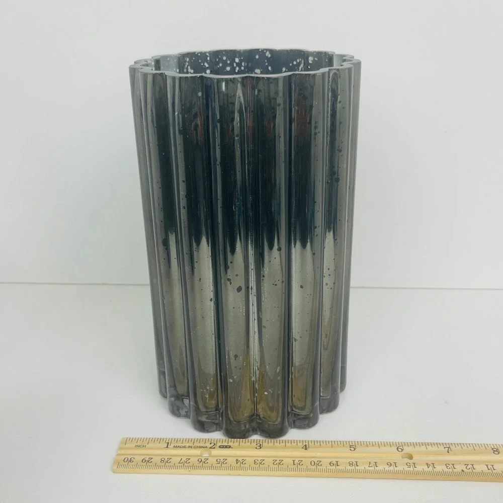 Unbranded Vase OS Fluted Mercury Glass Dark Silver Speckled Ribbed Excellent